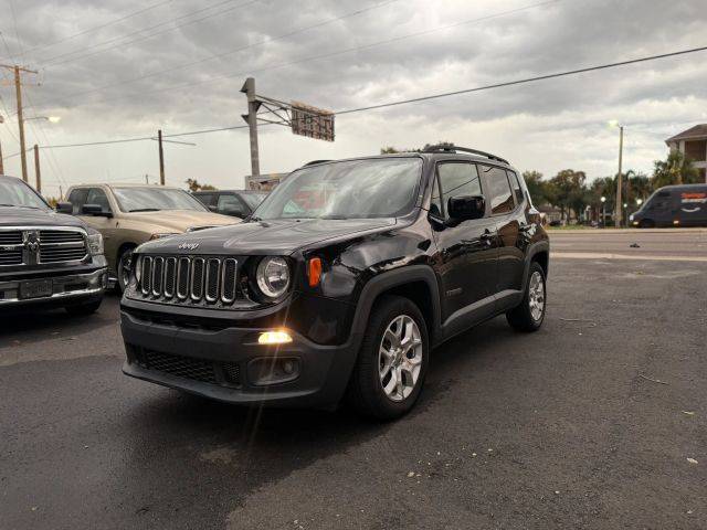 2017 Jeep Renegade Latitude FWD photo