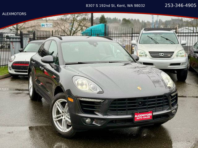 2018 Porsche Macan  AWD photo