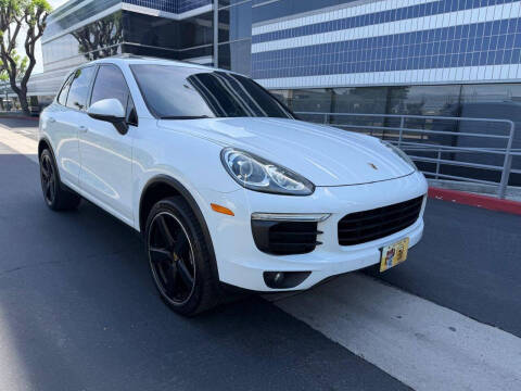 2018 Porsche Cayenne  AWD photo