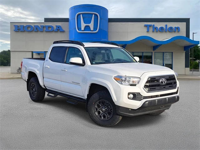 2017 Toyota Tacoma SR5 4WD photo