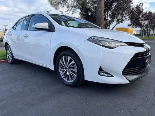 2018 Toyota Corolla XLE FWD photo