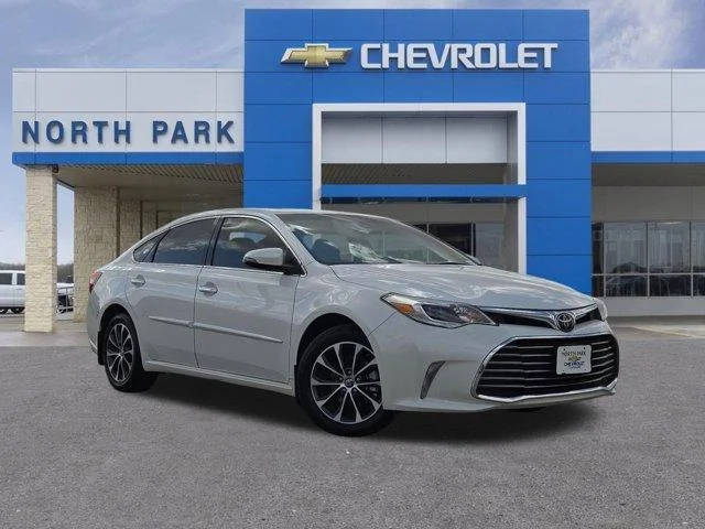 2018 Toyota Avalon XLE Premium FWD photo
