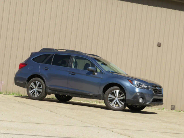 2018 Subaru Outback Limited AWD photo