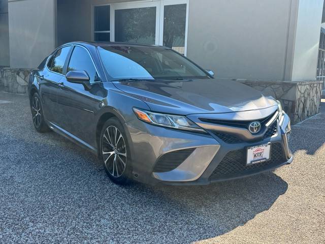 2018 Toyota Camry SE FWD photo