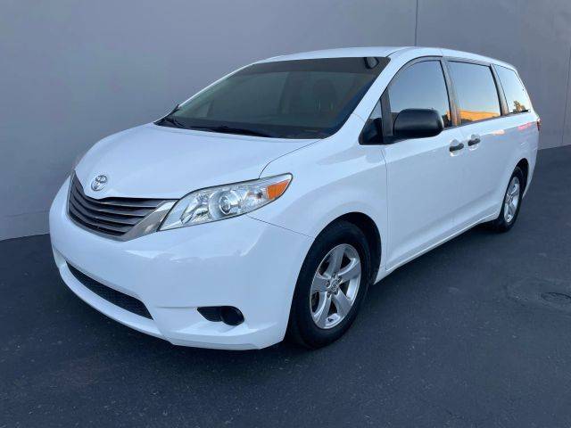 2016 Toyota Sienna L FWD photo