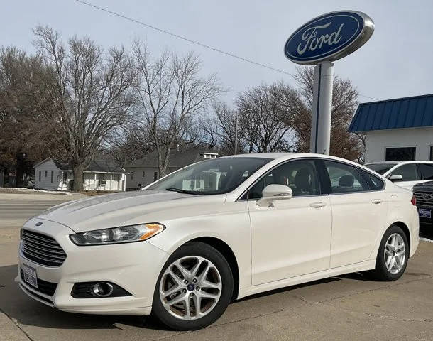 2015 Ford Fusion SE FWD photo