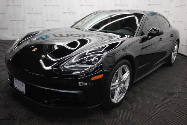 2018 Porsche Panamera 4S AWD photo