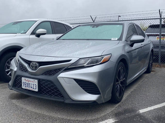 2018 Toyota Camry SE FWD photo