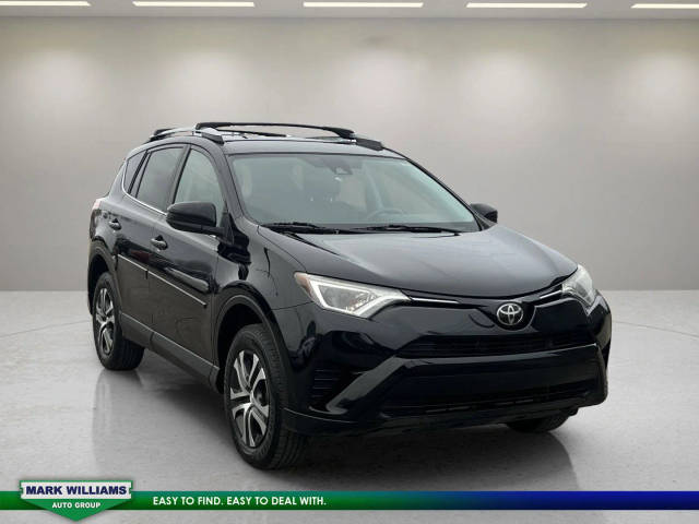 2018 Toyota RAV4 LE AWD photo