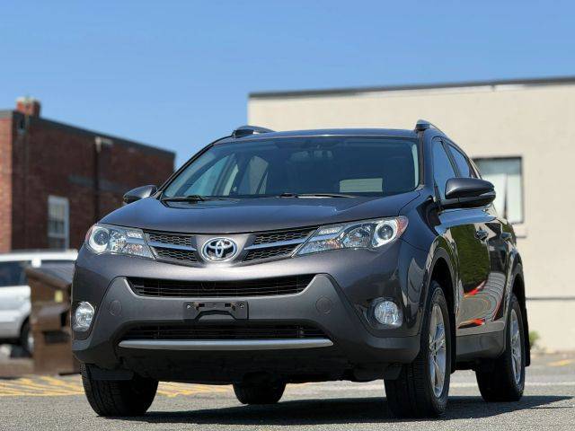 2015 Toyota RAV4 XLE AWD photo