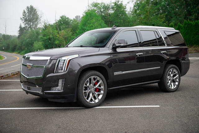 2018 Cadillac Escalade Platinum 4WD photo