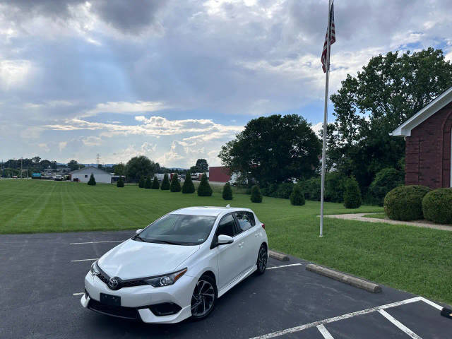 2018 Toyota Corolla iM FWD photo