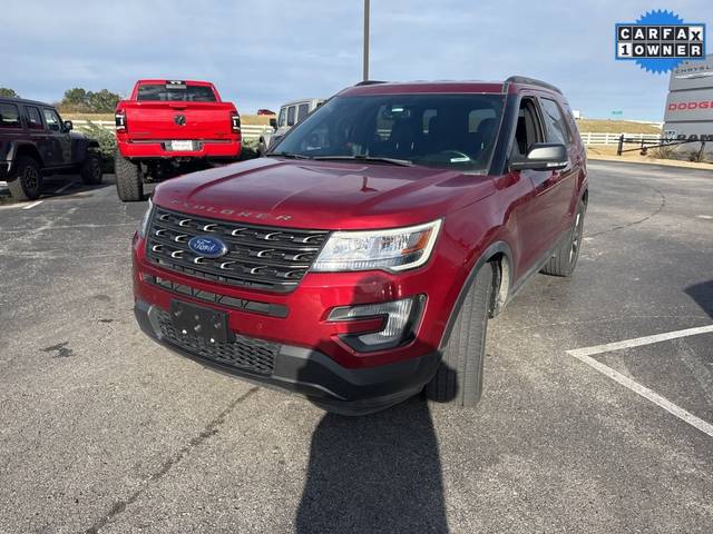 2017 Ford Explorer XLT 4WD photo