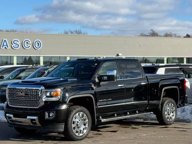 2018 GMC Sierra 2500HD Denali 4WD photo