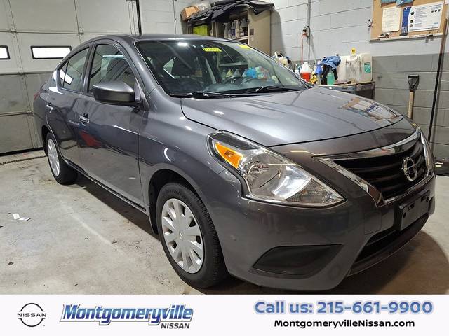 2018 Nissan Versa SV FWD photo