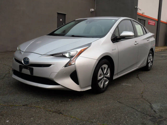2017 Toyota Prius Four FWD photo