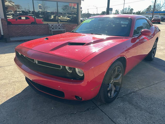 2018 Dodge Challenger SXT Plus RWD photo