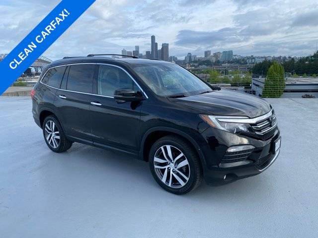 2017 Honda Pilot Touring AWD photo
