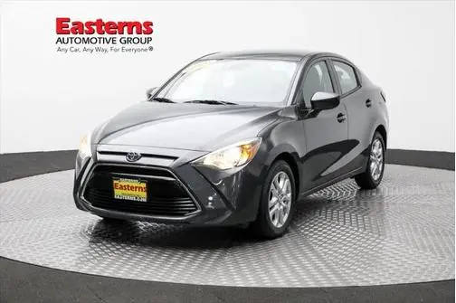 2018 Toyota Yaris FWD photo