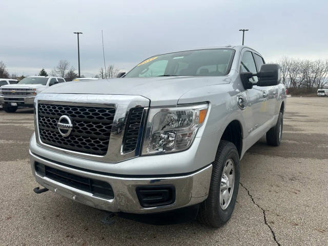 2017 Nissan Titan XD SV 4WD photo