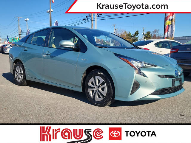 2017 Toyota Prius Three FWD photo