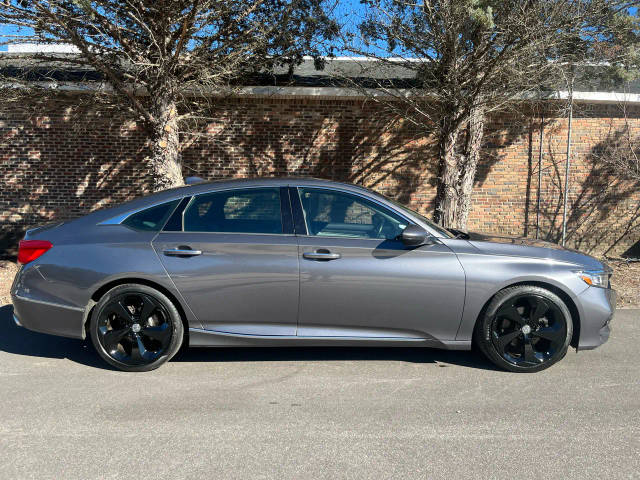 2018 Honda Accord Touring 1.5T FWD photo