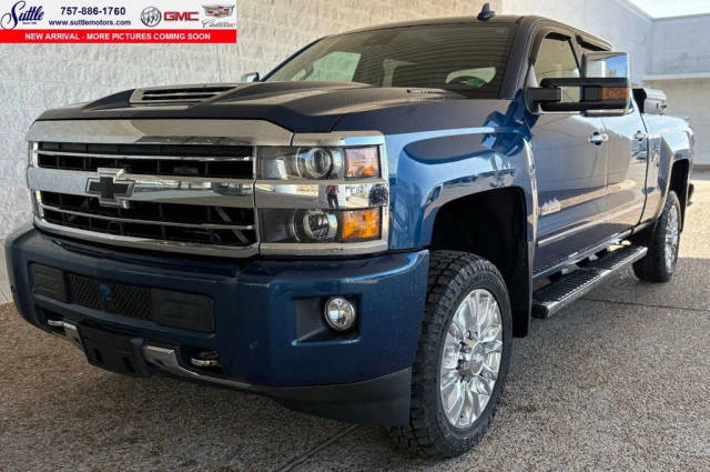 2018 Chevrolet Silverado 2500HD High Country 4WD photo