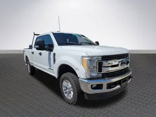 2017 Ford F-250 Super Duty XLT 4WD photo