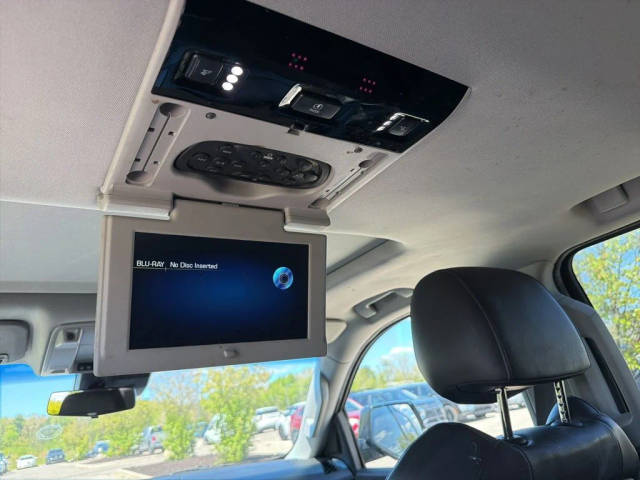 2017 Cadillac Escalade ESV Luxury 4WD photo