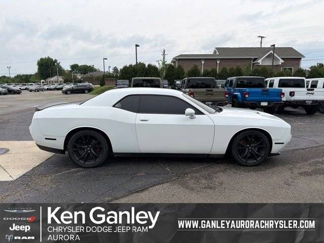 2018 Dodge Challenger SXT RWD photo