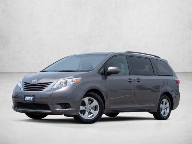 2017 Toyota Sienna LE FWD photo