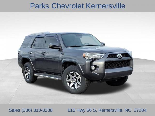 2018 Toyota 4Runner SR5 4WD photo
