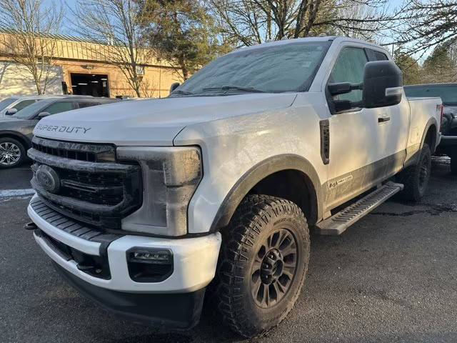 2017 Ford F-350 Super Duty Lariat 4WD photo