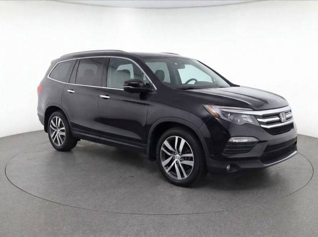 2017 Honda Pilot Touring FWD photo