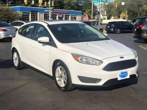 2016 Ford Focus SE FWD photo