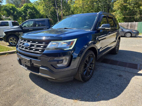 2017 Ford Explorer XLT 4WD photo