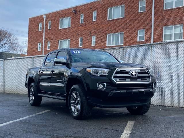 2017 Toyota Tacoma Limited 4WD photo