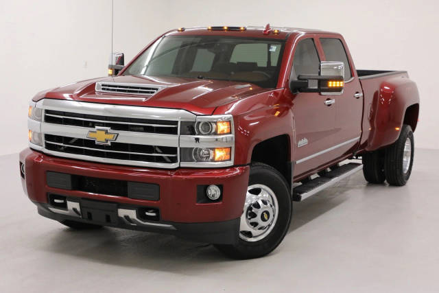 2018 Chevrolet Silverado 3500HD High Country 4WD photo
