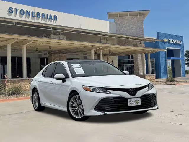 2018 Toyota Camry XLE V6 FWD photo