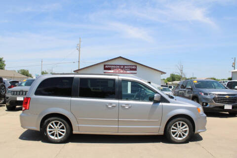 2016 Dodge Grand Caravan SXT FWD photo