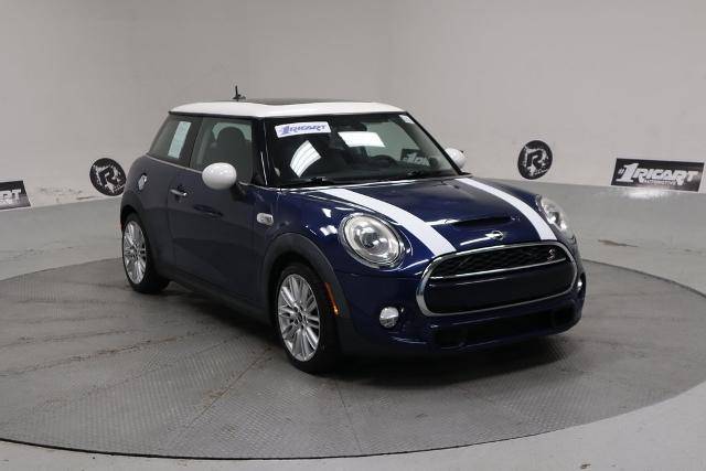 2015 MINI Hardtop 2 Door S FWD photo