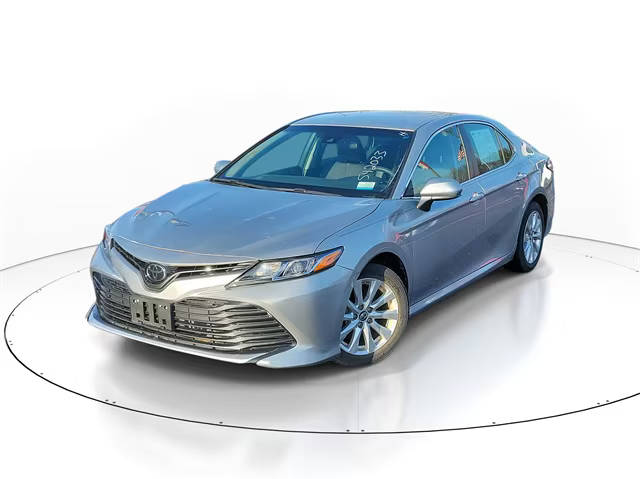 2018 Toyota Camry LE FWD photo