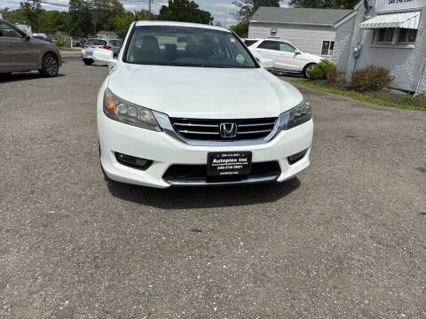 2015 Honda Accord Touring FWD photo