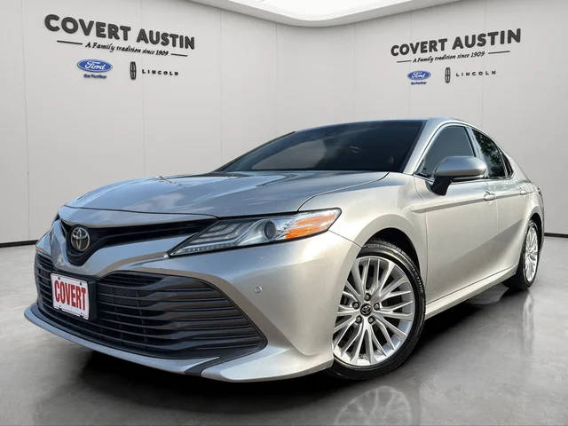 2018 Toyota Camry XLE FWD photo