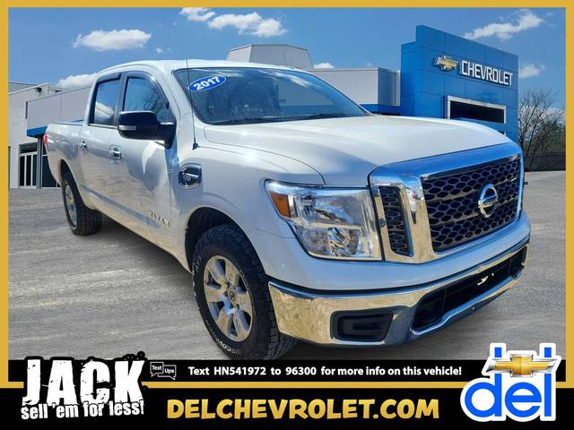 2017 Nissan Titan SV 4WD photo
