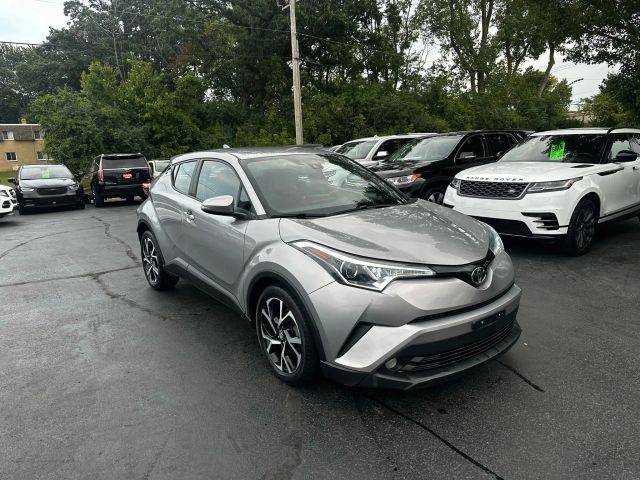 2018 Toyota C-HR XLE Premium FWD photo