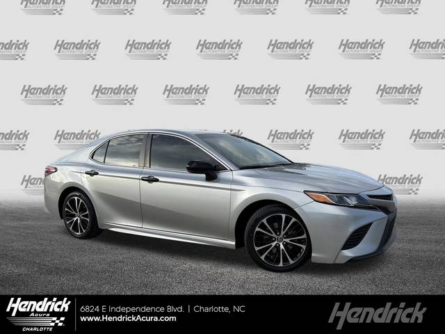 2018 Toyota Camry SE FWD photo