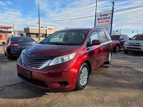 2017 Toyota Sienna XLE FWD photo