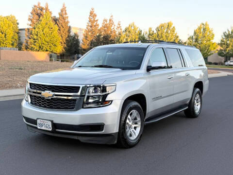2016 Chevrolet Suburban LT 4WD photo