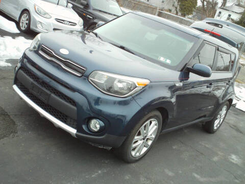 2018 Kia Soul + FWD photo